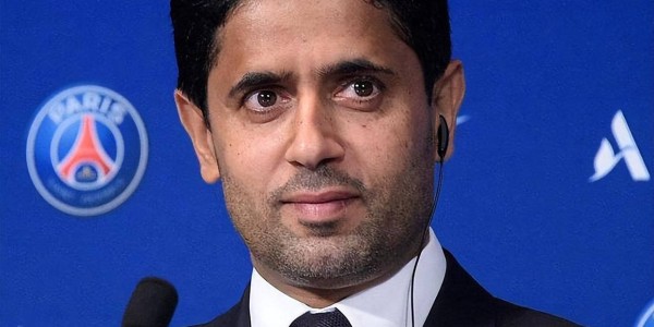 巴黎主席纳赛尔笑逐颜开，心怀大志迈向辉煌的未来