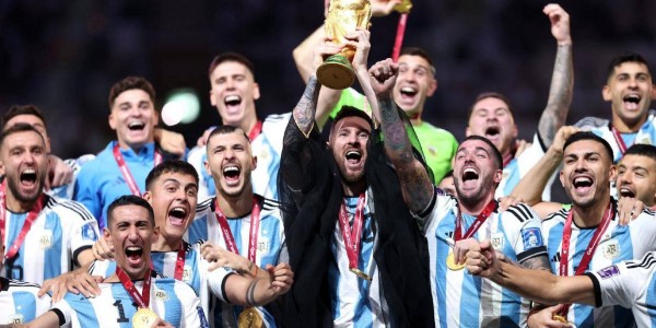 阿尔瓦雷斯：与梅西合影是我梦寐以求的时刻！看不出对皇马点球违例的理由！