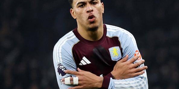 罗杰斯打爆约罗，维拉2-1曼联十连胜造百年神迹，阿莫林赛后绝杀