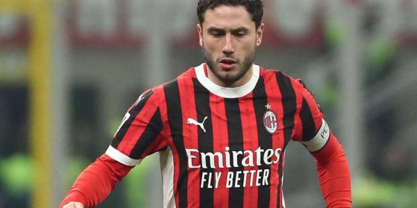 AC米兰右后卫引援计划面临挑战，法甲新星因转会费过高遭冷却
