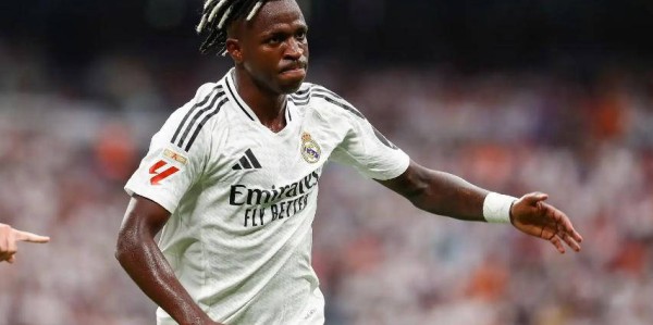 度假推迟续约！皇马巨星面临豪门追逐，年薪达2亿令姆巴佩望尘莫及