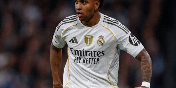 欧冠一战引爆转会市场！瓜迪奥拉亲自挖角，皇马1亿标价吓退曼城？