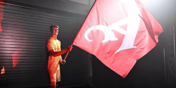 切尔西跟队记者：30岁凯帕与阿森纳签订3年合同