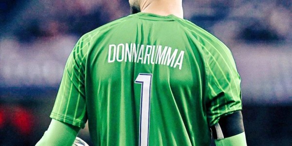 曝曼联签大巴黎门神，多纳鲁马要20万镑周薪，3500万欧元抛售奥纳纳