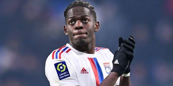 据报道：利物浦考虑以7400万英镑的解约条款签下德甲俱乐部后卫