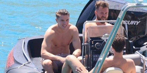 邮报：约克雷斯被拍到正在希腊日光浴 等待阿森纳和曼联的报价