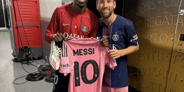 随着巴黎4-0，进世俱杯8强！金球奖头号热门有变，登贝莱获奖难了