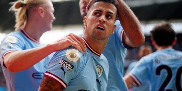 坎塞洛最后时刻拒国米投巴萨，为爱降薪超50%，诺坎普真爱无敌