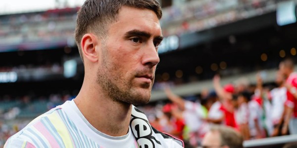 乔纳森·大卫：法甲金靴，尤文新星的崛起