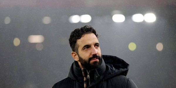 曼联全力出击！开启顶级门将与意甲中场的转会谈判