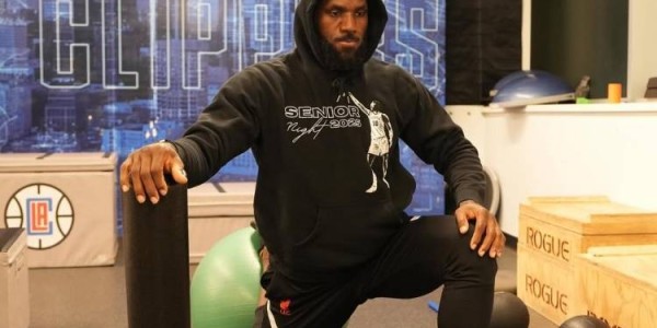 贝弗利为詹姆斯鸣不平：他不该因训练场地遭受非议