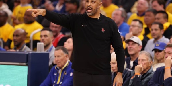 乌度卡与火箭达成八位数合同续约 成最高薪教练之一