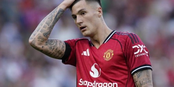 队友谈舍什科：要是没实力他就不会是曼联球员，他拥有前锋的一切