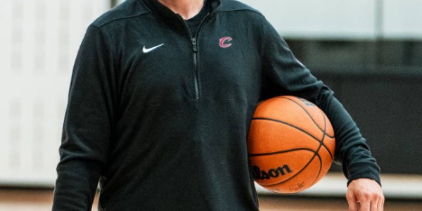 骑士助教奥特出任太阳主帅 双方签下四年合同