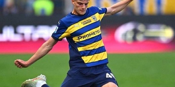 罗马诺确认：利物浦 18 岁新援莱奥尼十字韧带撕裂，或缺阵至赛季末