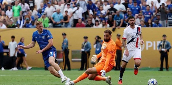 天下无敌神话被切尔西打破后，大巴黎不自信了，要买两名神锋