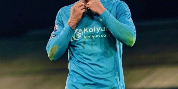 1亿英镑对决！曼联为击败曼城拼了，但砸钱买人真的能解决问题吗？