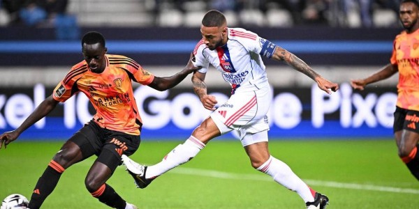 法甲大冷门！落后3球仍不输，巴黎FC主场逼平里昂