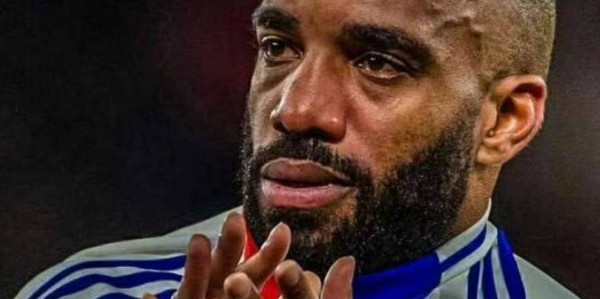 法甲官方确认，7冠王里昂被降级，背后真相曝光，曼城趁机收获