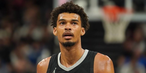 右肩深静脉血栓痊愈!文班亚马：我又能打篮球了