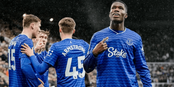 一场2-3，上演极限绝杀，英超土豪倒下，7亿豪阵也没用