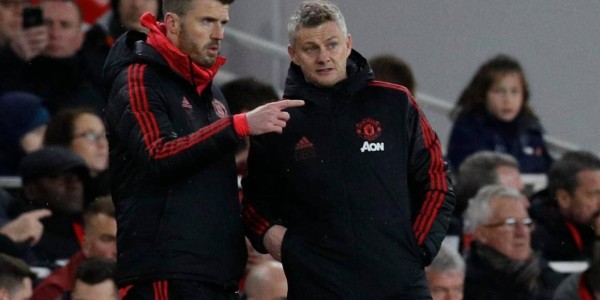 一日英超动向：多个名宿竞争曼联临时主帅，罗塞尼尔想要称兄道弟