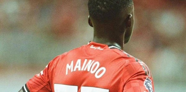 曝曼联新帝星坚持要离队，阿莫林强留！芒特库尼亚受伤有助其出场