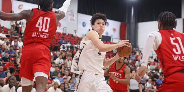 博眼球？美媒:杨瀚森没法打30分钟 我倒着跑都比他快