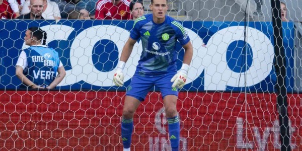 最已阵？曼联奥纳纳替代者首选非巴因迪尔，小将有望在热身赛首发