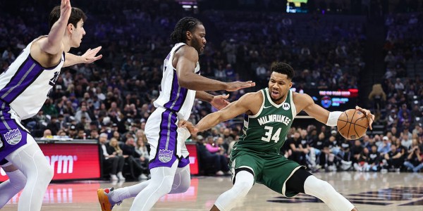 威少21分字母哥37+11 国王不敌雄鹿5连败