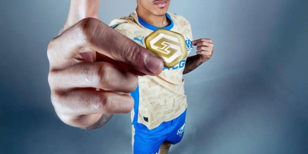 曝沙特欲1亿签青木，若成交曼联坐收3700万！但还需给另一队分成