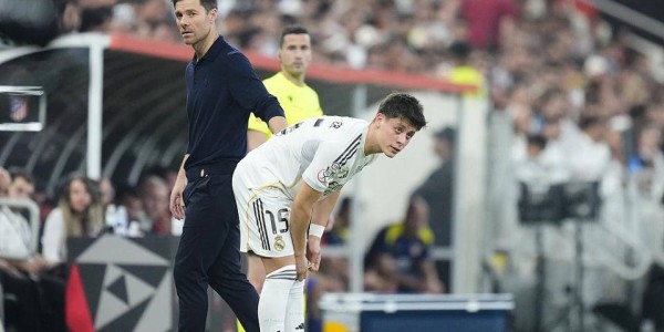 皇马中场大洗牌：“废太子”居莱尔惨败给全能战士卡马文加，西超杯命运悬疑