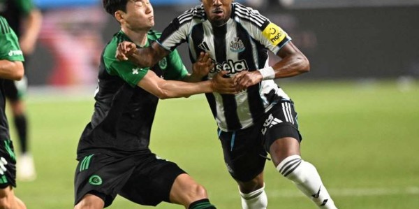 纽卡斯尔热身赛不敌韩国球队，威洛克重伤离场雪上加霜