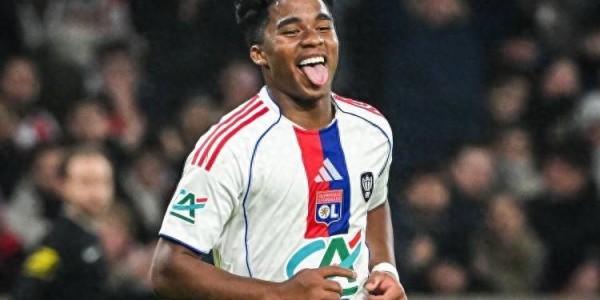 皇马前锋首次戴帽在里昂 阿隆索弃用后下课 恩德里克法甲10分发挥