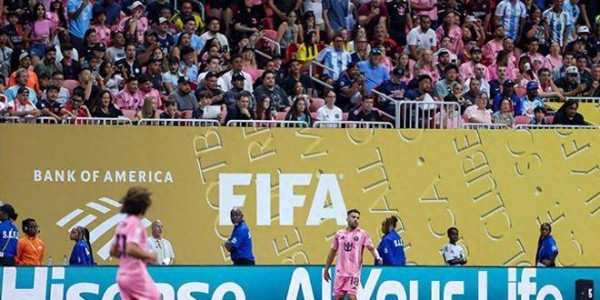 首发阵容差6岁，太轻松了，巴黎4-0迈阿密，半场鸣金收兵晋级8强