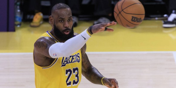 美记：一旦詹姆斯退役 各大转播平台将激烈争夺他