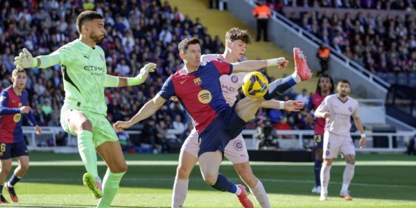 西甲惊心动魄！孔德送点，库乔点射破门，贝蒂斯绝地反击3-5巴萨！