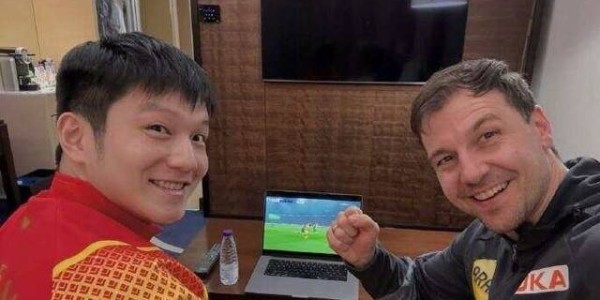 樊振东加盟德甲才过半月，暖心的一幕出现，韩莹的话让人动容！