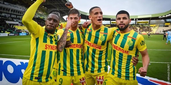 法甲保级关键战：昂热VS南特——韧性对决的平局预判