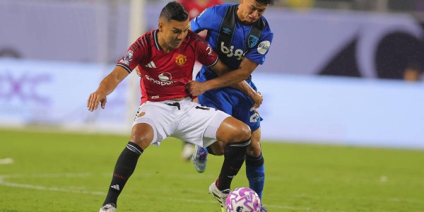 季前赛-霍伊伦破门德利赫特乌龙 多古传射曼联4-1伯恩茅斯