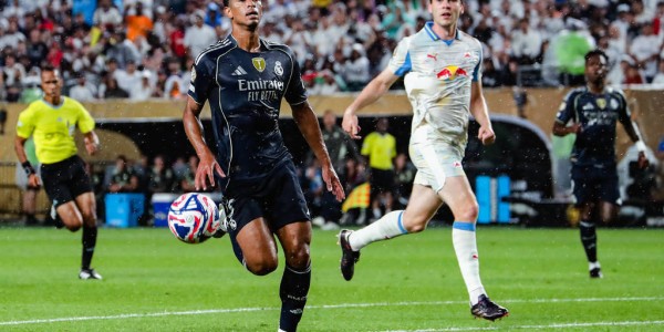 贝林厄姆力赞阿隆索：这位教练的能量让皇马焕然一新！