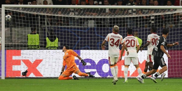 德甲4-0横扫夜！日本前锋28分钟轰第6球，门兴黑马崛起藏玄机