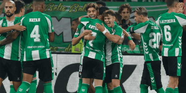 安东尼神了：第85分钟绝平，传射建功，率队逼平英超劲旅