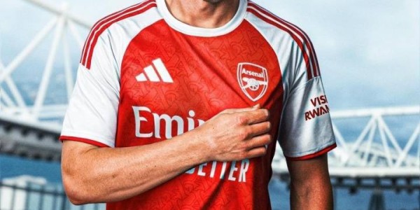 罗马诺：约克雷斯加盟阿森纳手续全部完成，未来24小时内进行体检