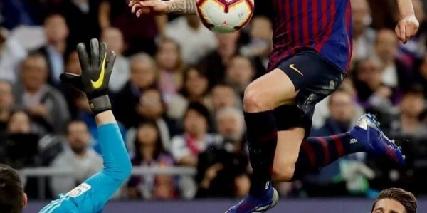 再见！37岁巴萨传奇正式退役，19年囊括18冠，进管理层担任助理