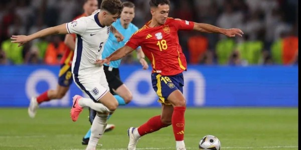 5100万镑中场争夺战落幕！罗马诺爆猛料：皇马截胡失败，阿森纳锁定关键先生