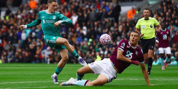 1-0！95分钟绝杀 英超11.2亿豪门11打10险胜升班马 全胜守住榜首