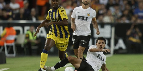 2-1，西甲第19逆转西甲第12，36岁大连人旧将一剑封喉，太牛了