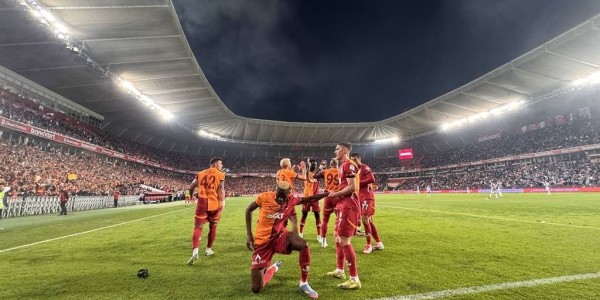 爆！奥斯梅恩拒沙特6300万镑诱惑，只为曼联阿森纳？锋线格局要变天！