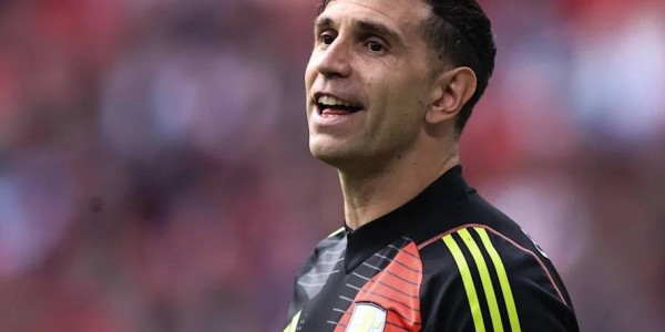 曼联提议临时租借大马丁，阿斯顿维拉好似听笑话，直呼难以置信